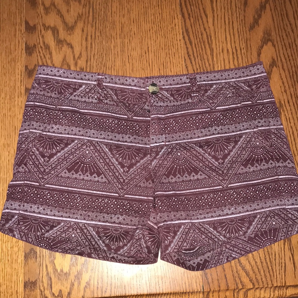 American Eagle burgundy color  5 inch inseam.